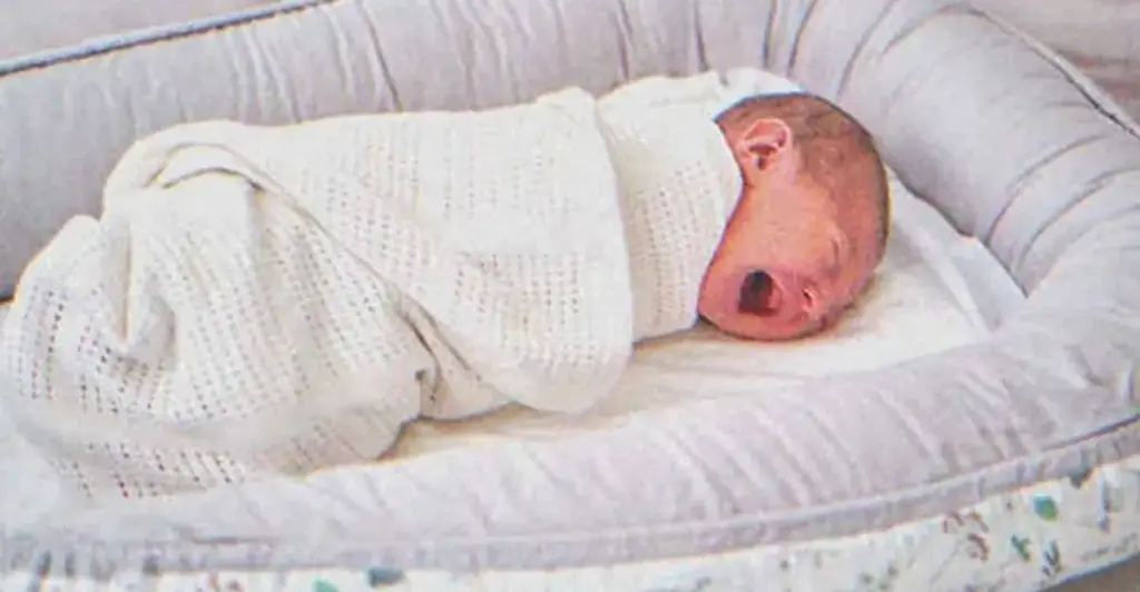 Parents Desperate as Baby Cries Nonstop — What They Found in the Crib Left Them Speechless - 2025 5 Parents Desperate as Baby Cries Nonstop — What They Found in the Crib Left Them Speechless - 2025