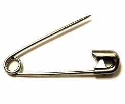 The Surprising Significance of the Tiny Hole in a Safety Pin – 98% of People Have No Idea! 7 The Surprising Significance of the Tiny Hole in a Safety Pin – 98% of People Have No Idea!
