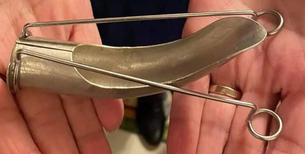 Found a Strange Object in My Dad’s Drawer — What It Revealed Changed Everything - 2025 3 Found a Strange Object in My Dad’s Drawer — What It Revealed Changed Everything - 2025