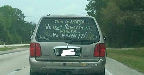 SUV Owner’s Bold Rear Window Message Sparks Viral Outrage Online - 2025 3 SUV Owner’s Bold Rear Window Message Sparks Viral Outrage Online - 2025