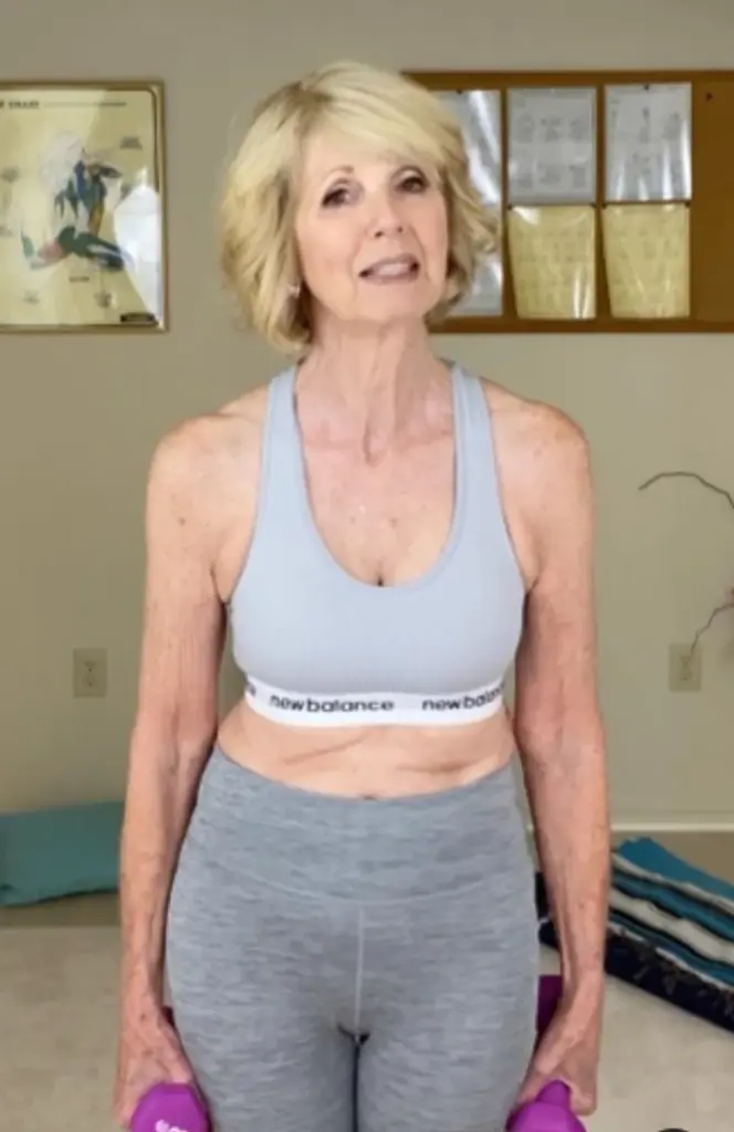 76-Year-Old Grandmother Is Body-Shamed for Her Outfit Choices, but Her Answer to Haters Is Priceless - Shocking 7 6e21de59deb26dd850128d9d6d.png