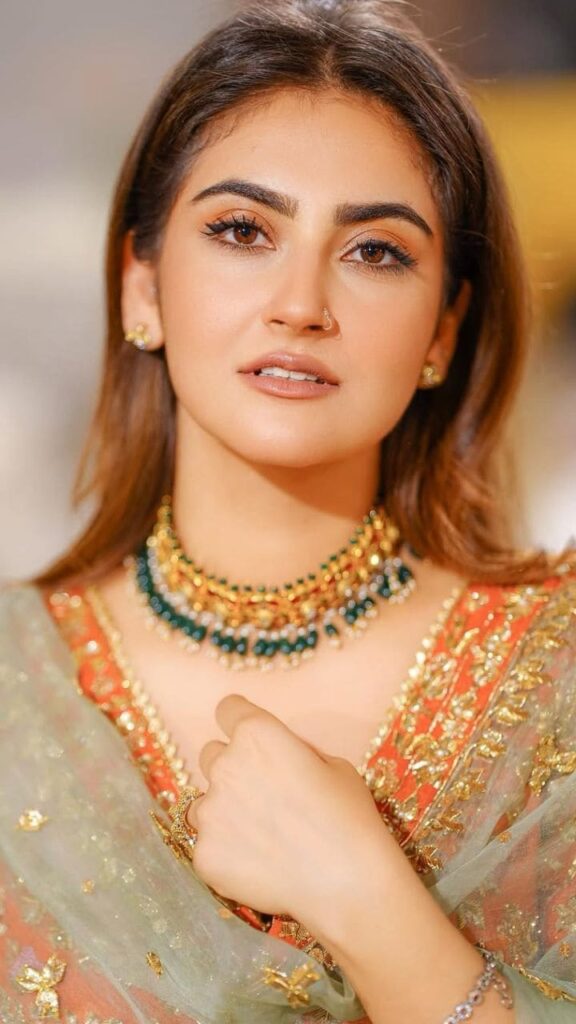 Main Zameen Tu Aasmaan Drama Cast - Story - Timing - Latest Most Awaited Drama of 2025 - Hiba Bukhari - Feroze Khan 5 hiba bukhari 1